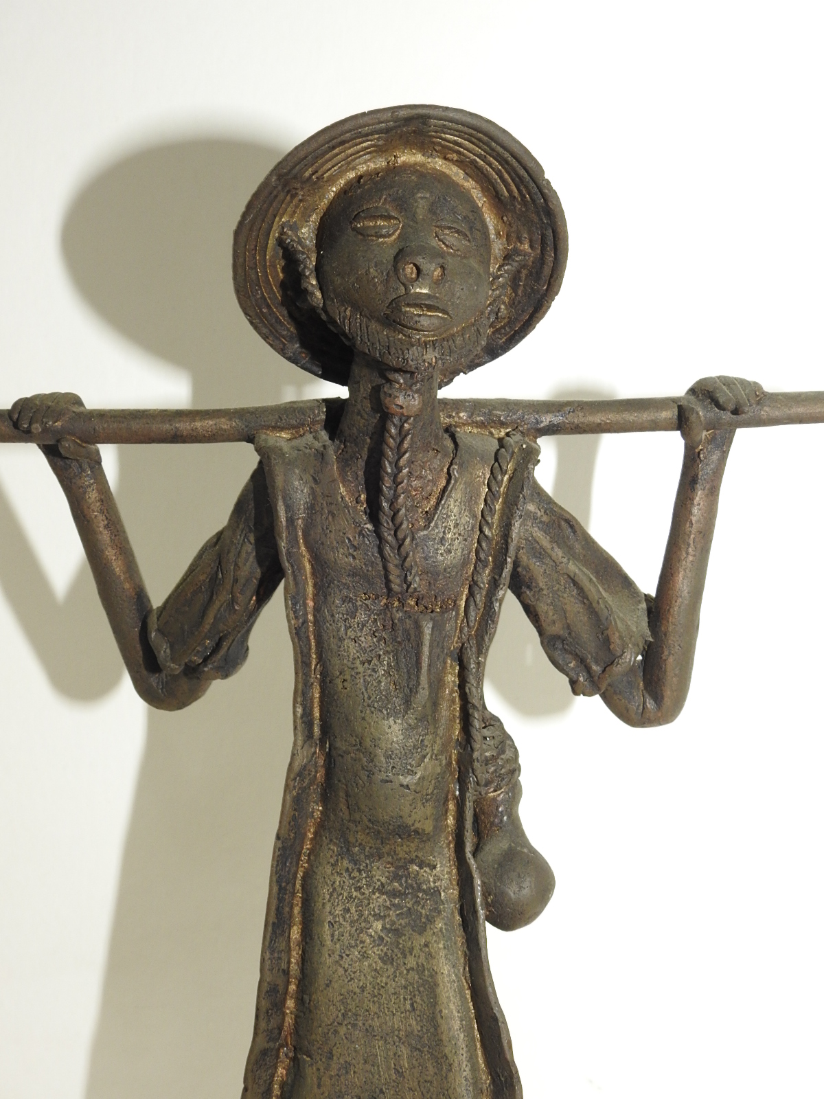 묵직한 청동통으로된 브론즈 인물 조각상