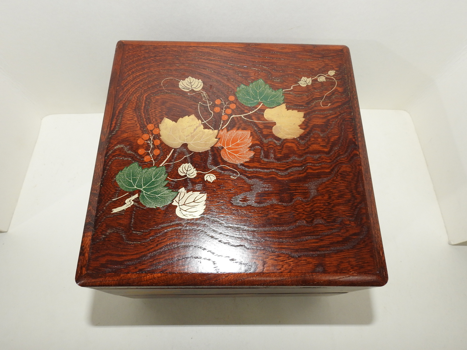 미사용 원목나무에 금채포도문 이단합