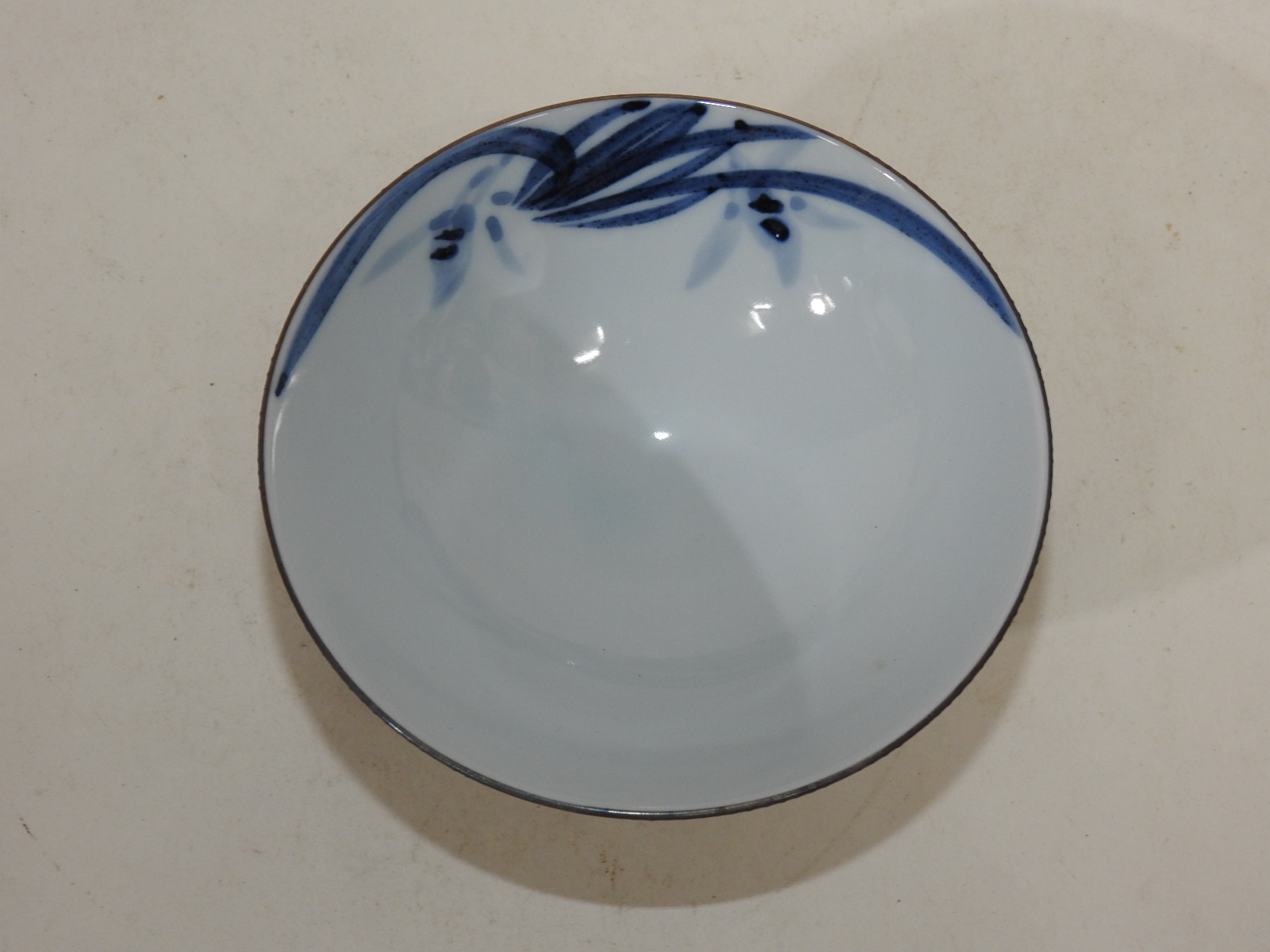 구다니 구곡옥원(九谷玉苑) 청화백자금채난초문 자완