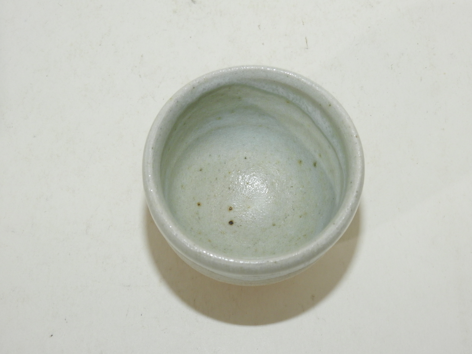 청자 유약흘림이 좋은 잔