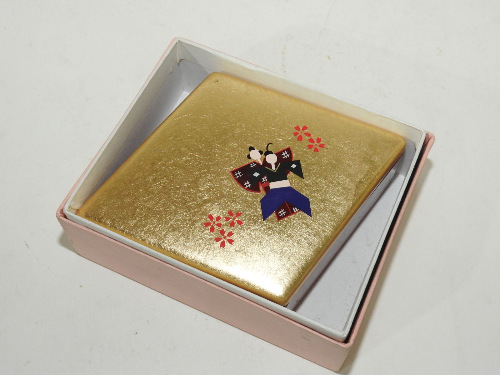 미사용 사각금채 인물문 합