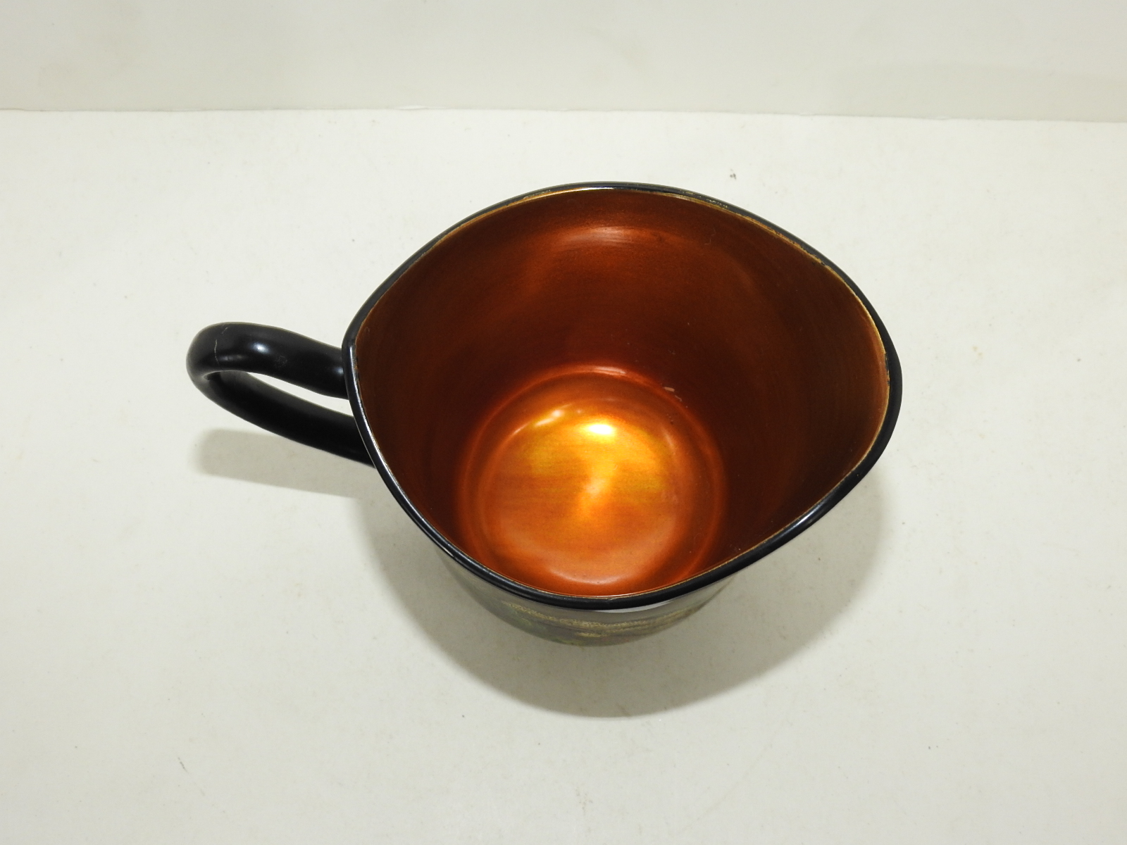 나무에 금채산수문그림이 있는 차수구잔