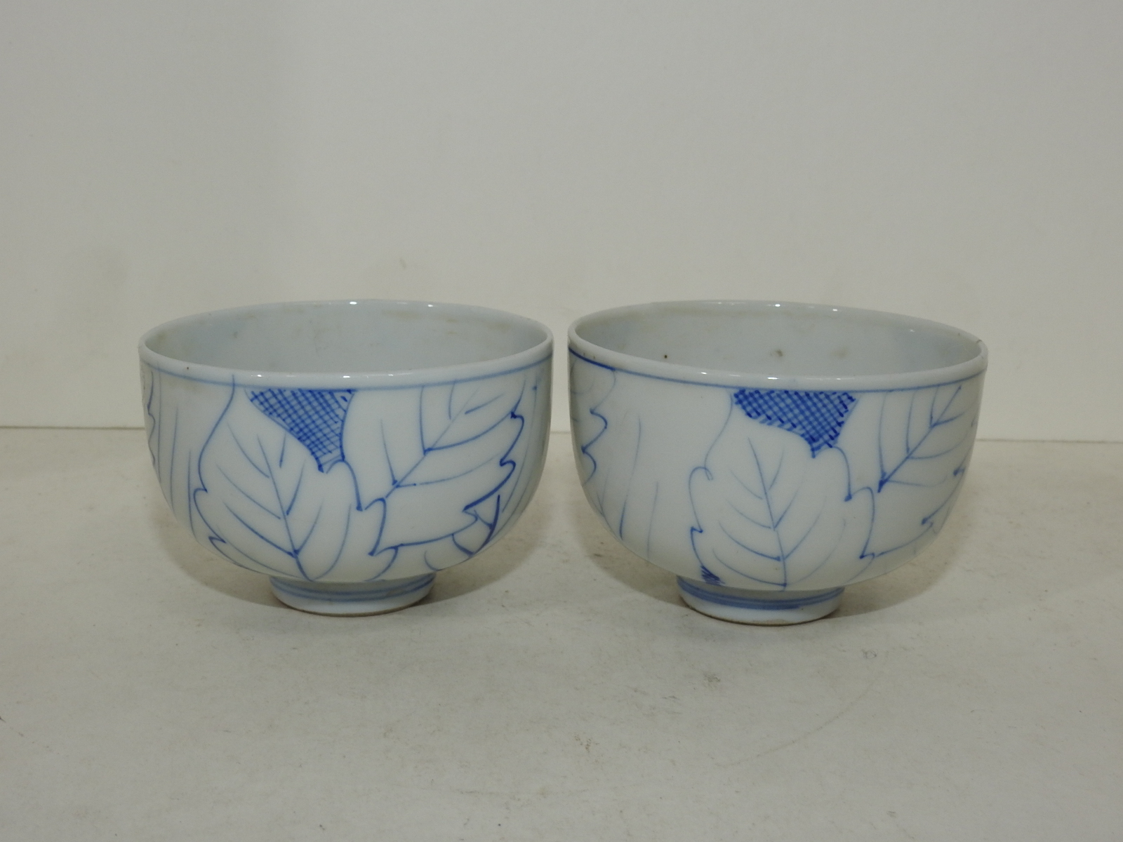 연대가좋은 청화백자추상화문 잔 2점