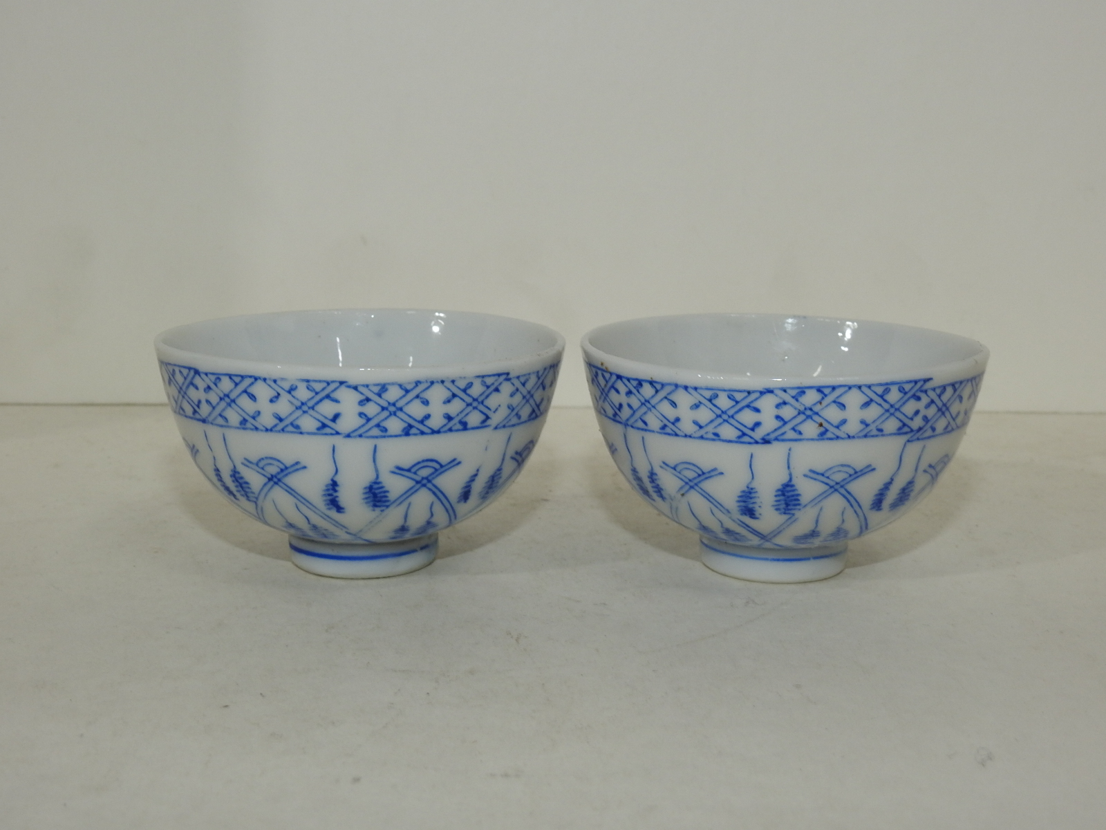 연대가좋은 청화백자추상화문 잔 2점