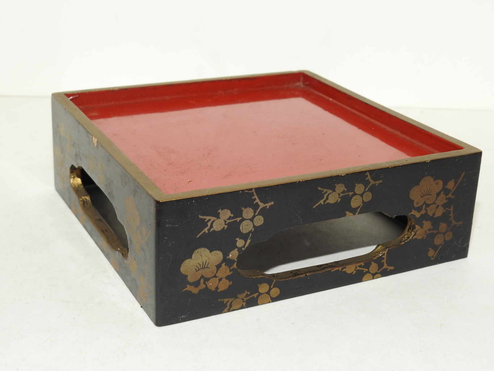 나무에 금채화문된 연대좋은 사각차반