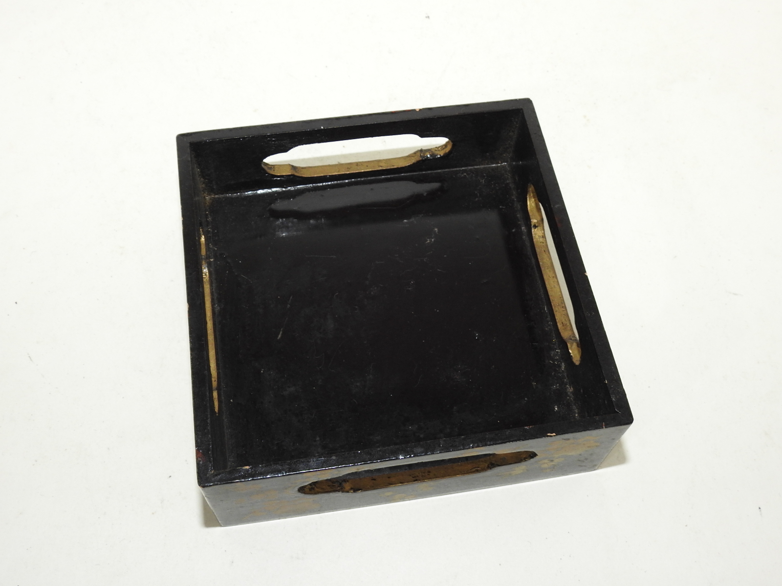 나무에 금채화문된 연대좋은 사각차반