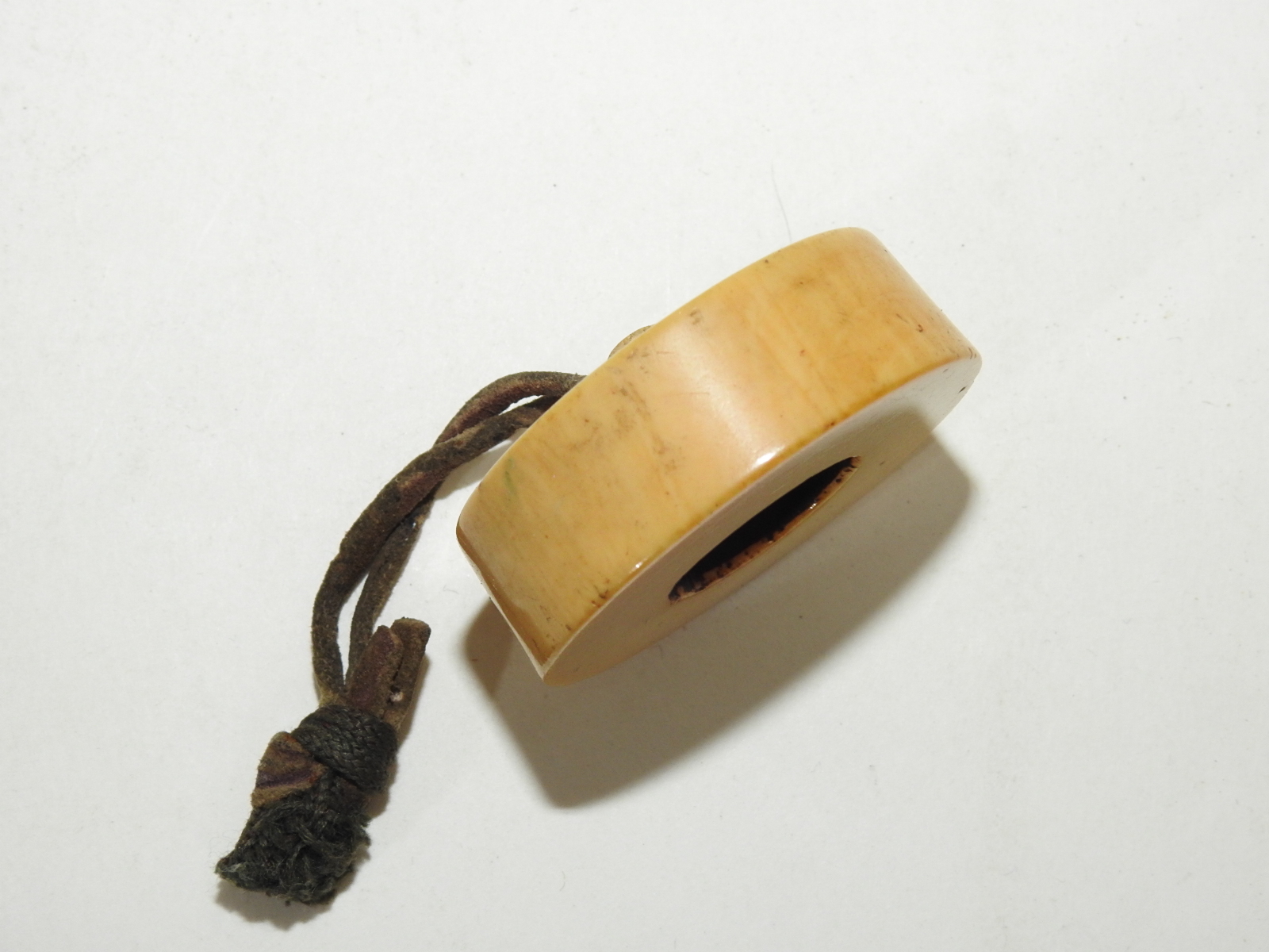 연대가좋은 골동 상아로된 노리개