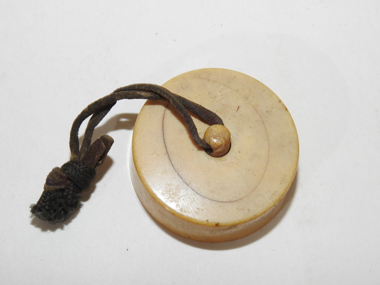 연대가좋은 골동 상아로된 노리개