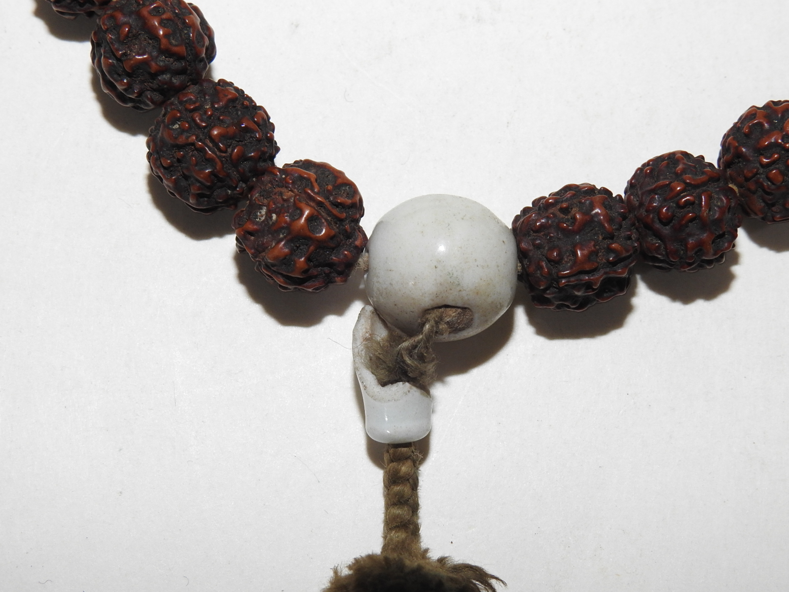 연대가좋은 나무열매로된 염주