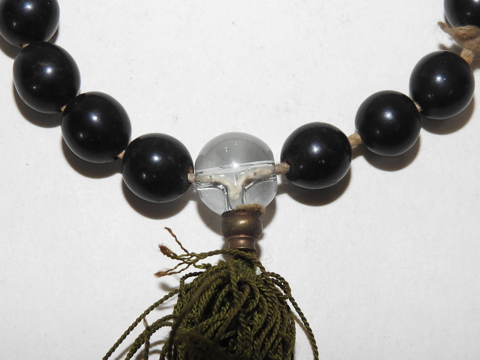 연대가좋은 나무열매와 수정으로된 염주