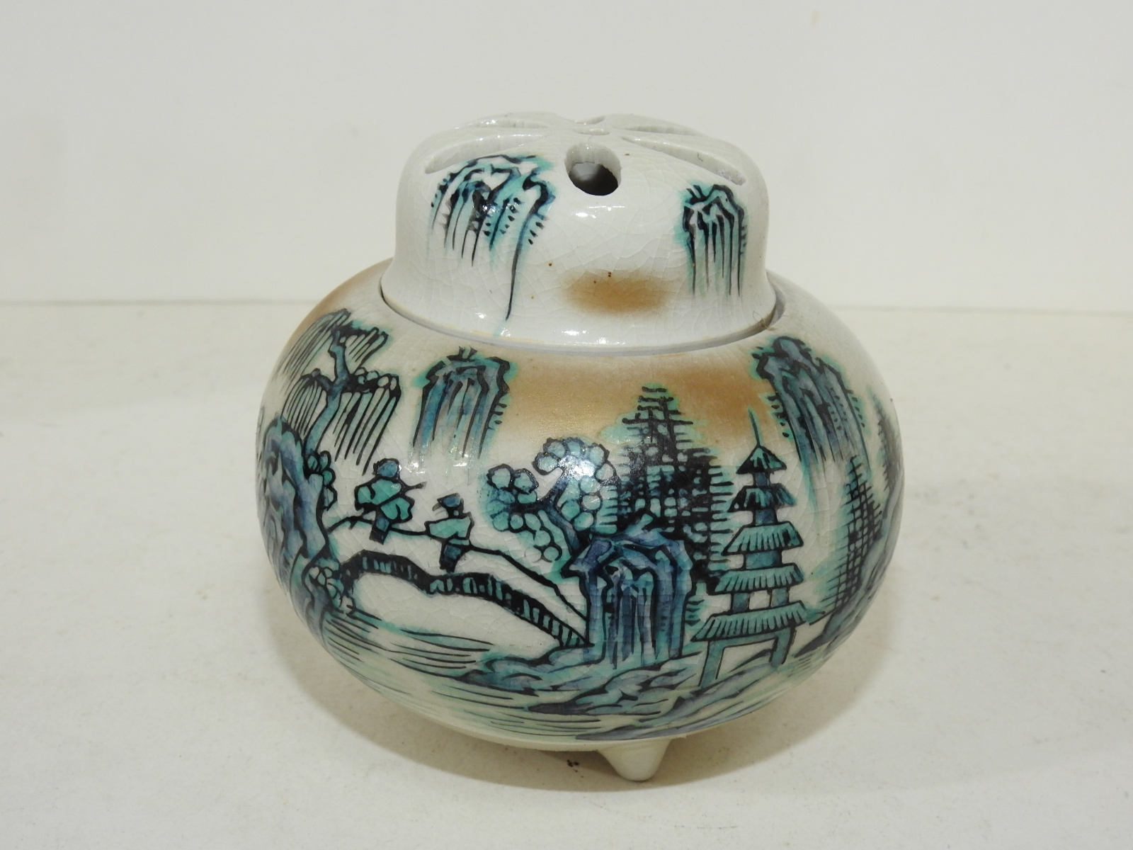 구다니 분청자청화산수문 향로