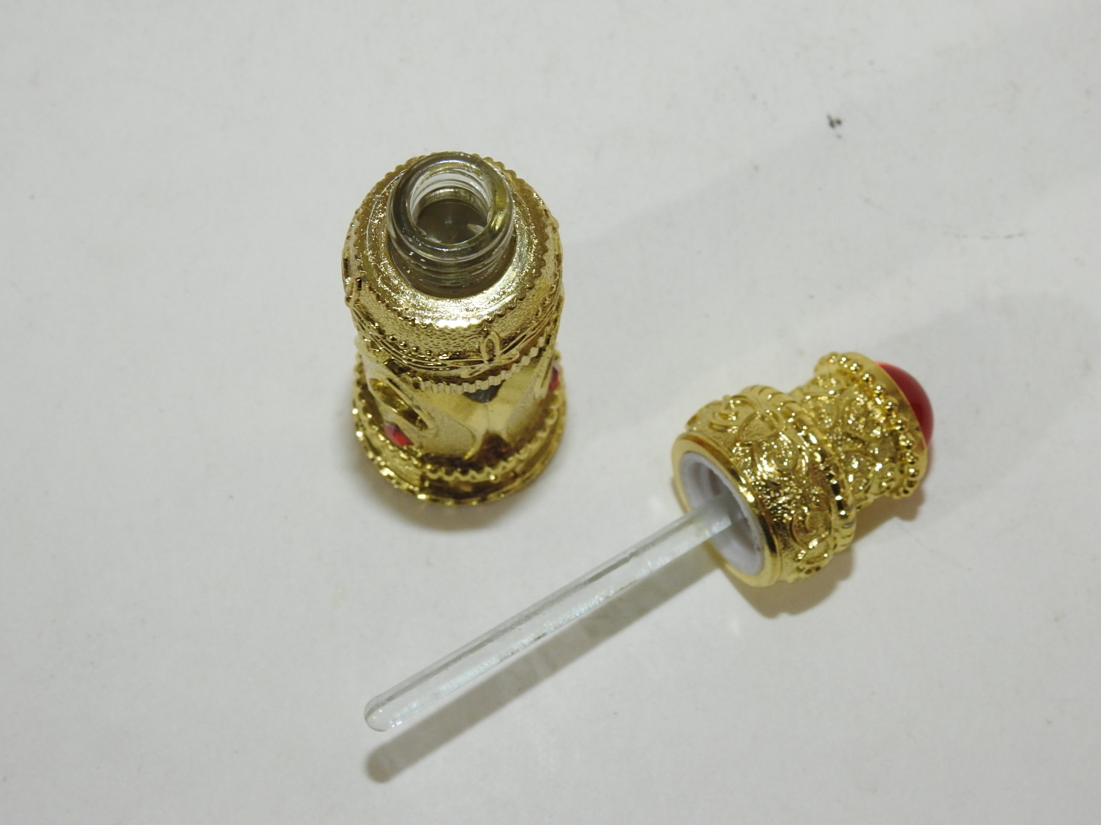 금속재질에 유리로된 향수병