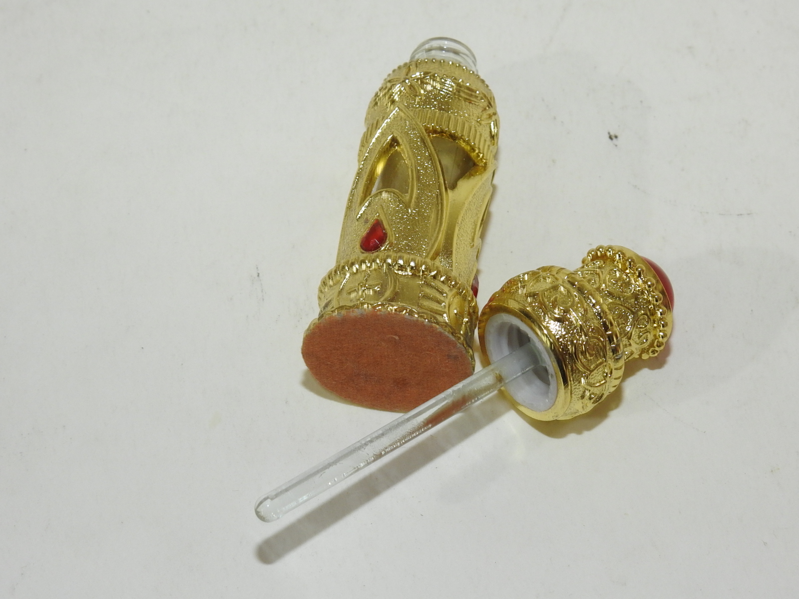 금속재질에 유리로된 향수병