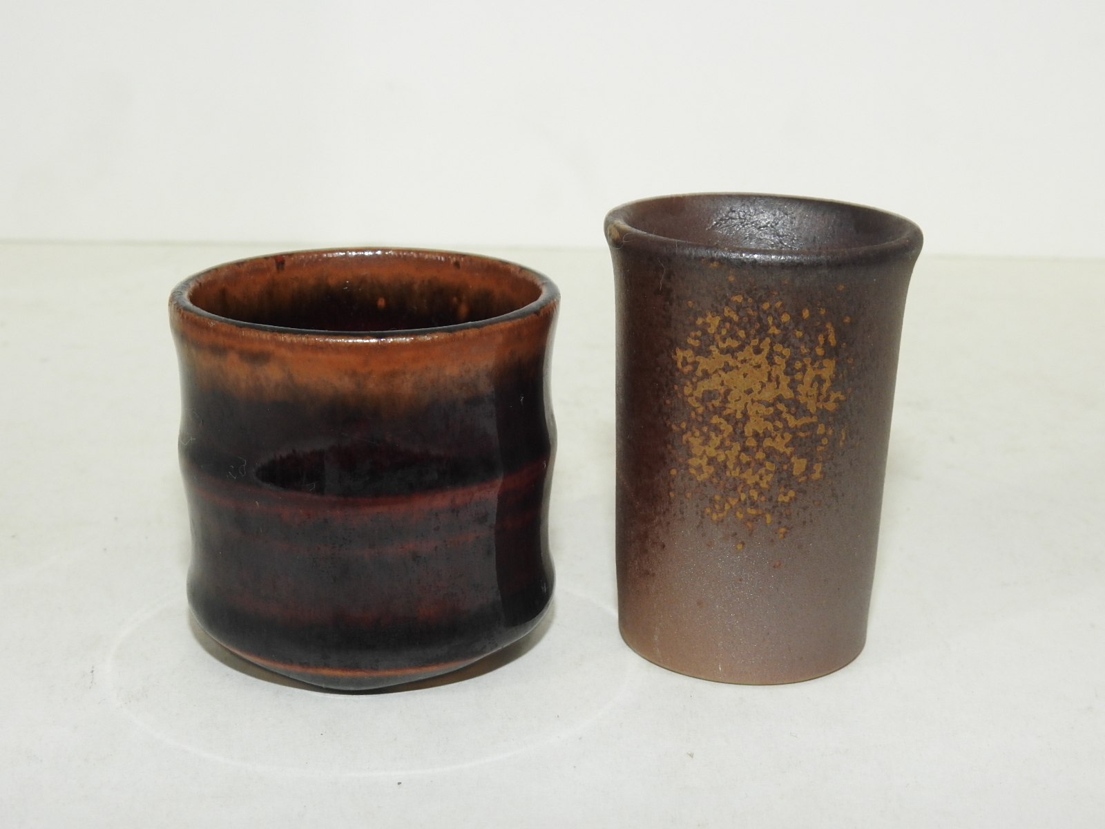 흑유청자 잔 2점