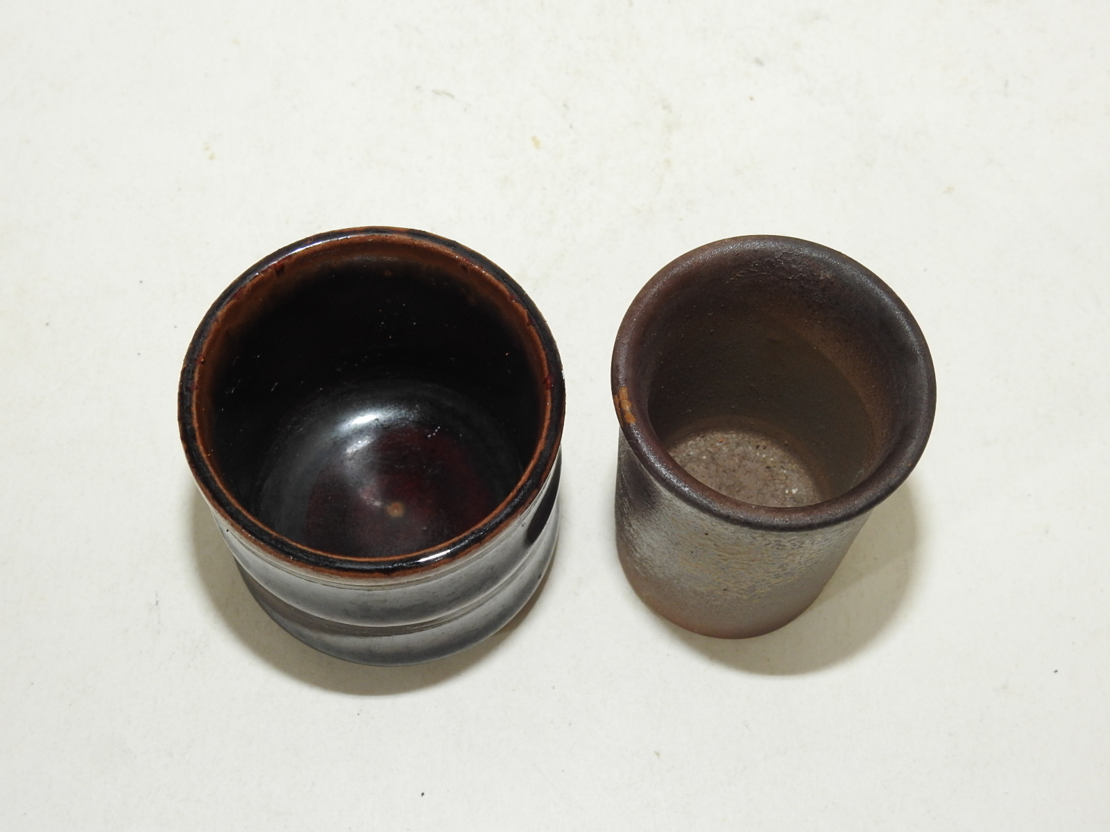흑유청자 잔 2점