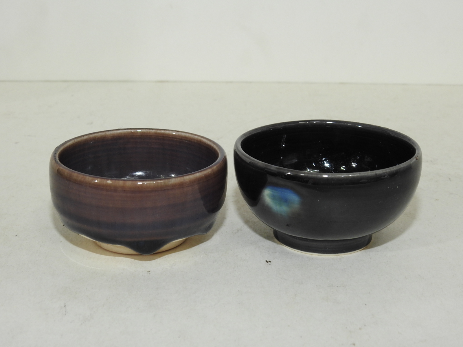 유약흘림이 좋은 청자잔 2점