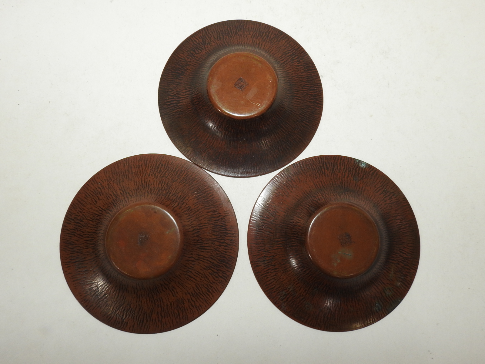 묵직한 동으로된 차탁 3점