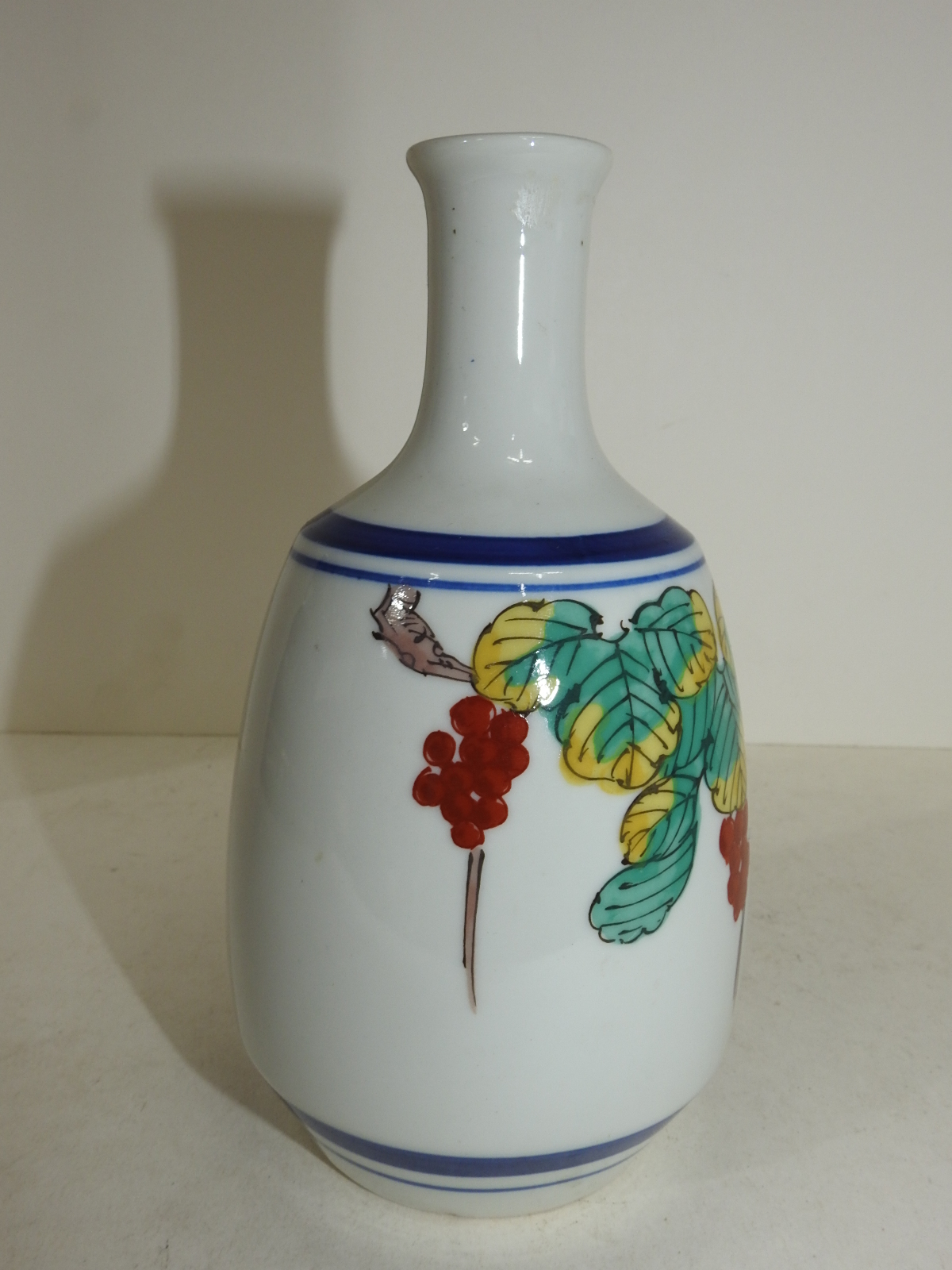 구다니 청화백자진사조화문 주병