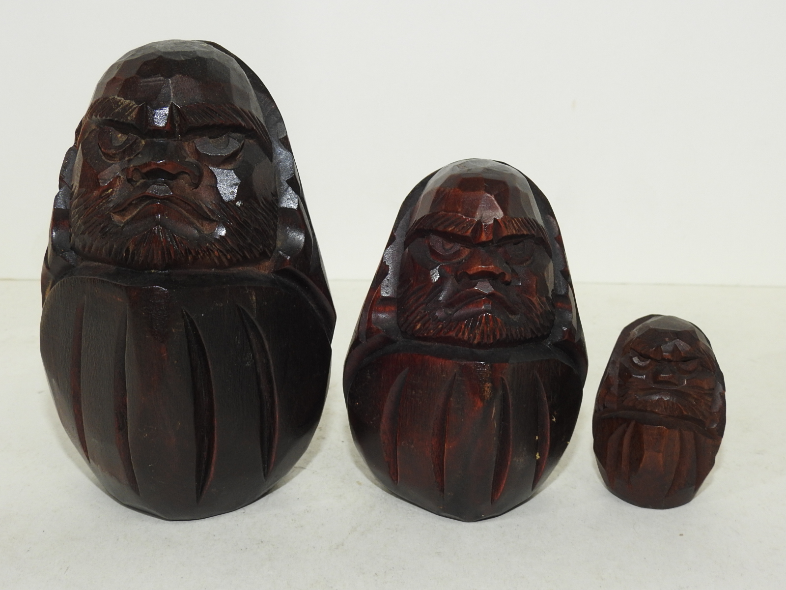 원목나무로된 달마 조각상 3점