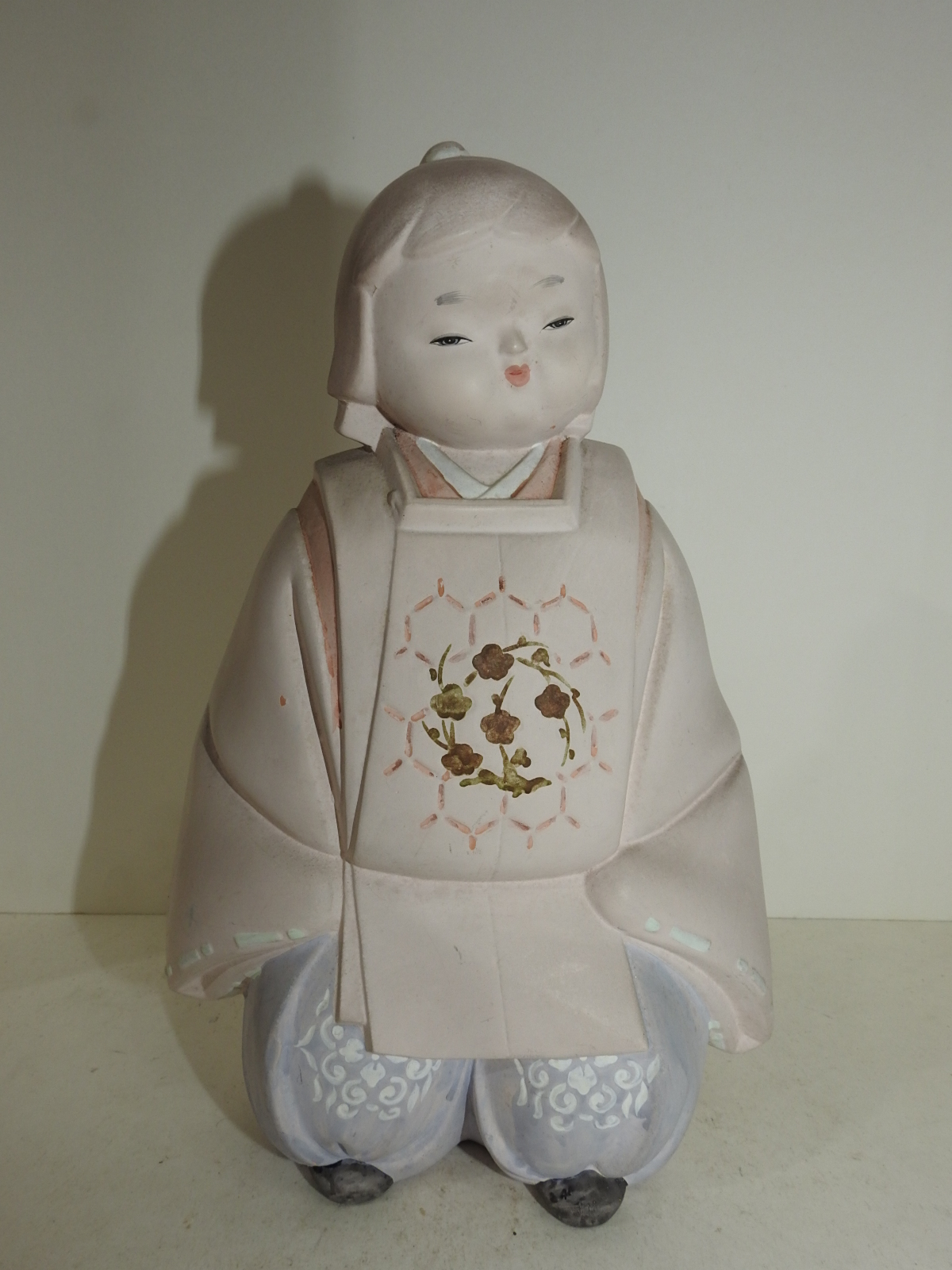 토기재질의 도자기로된 인형