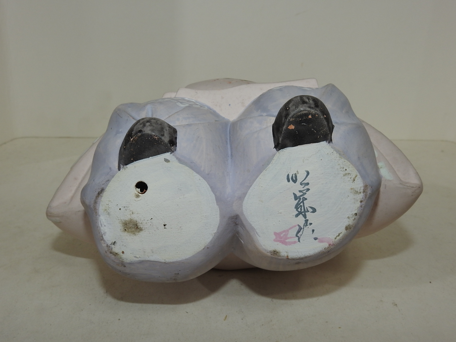 토기재질의 도자기로된 인형