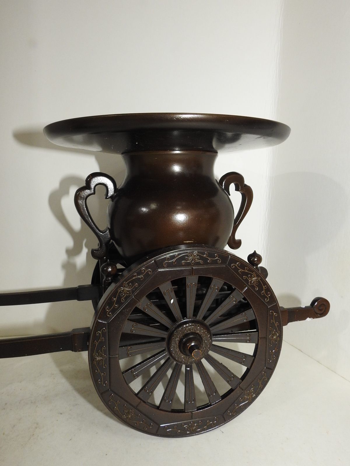 청동으로된 대형크기의 동자마차 호