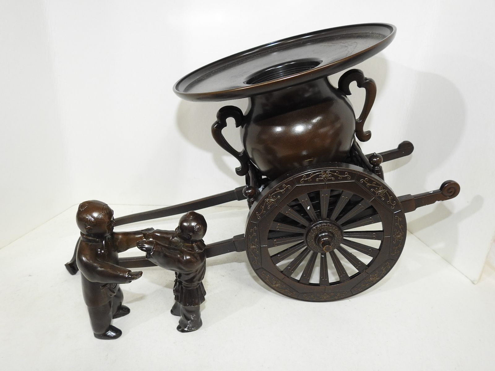 청동으로된 대형크기의 동자마차 호