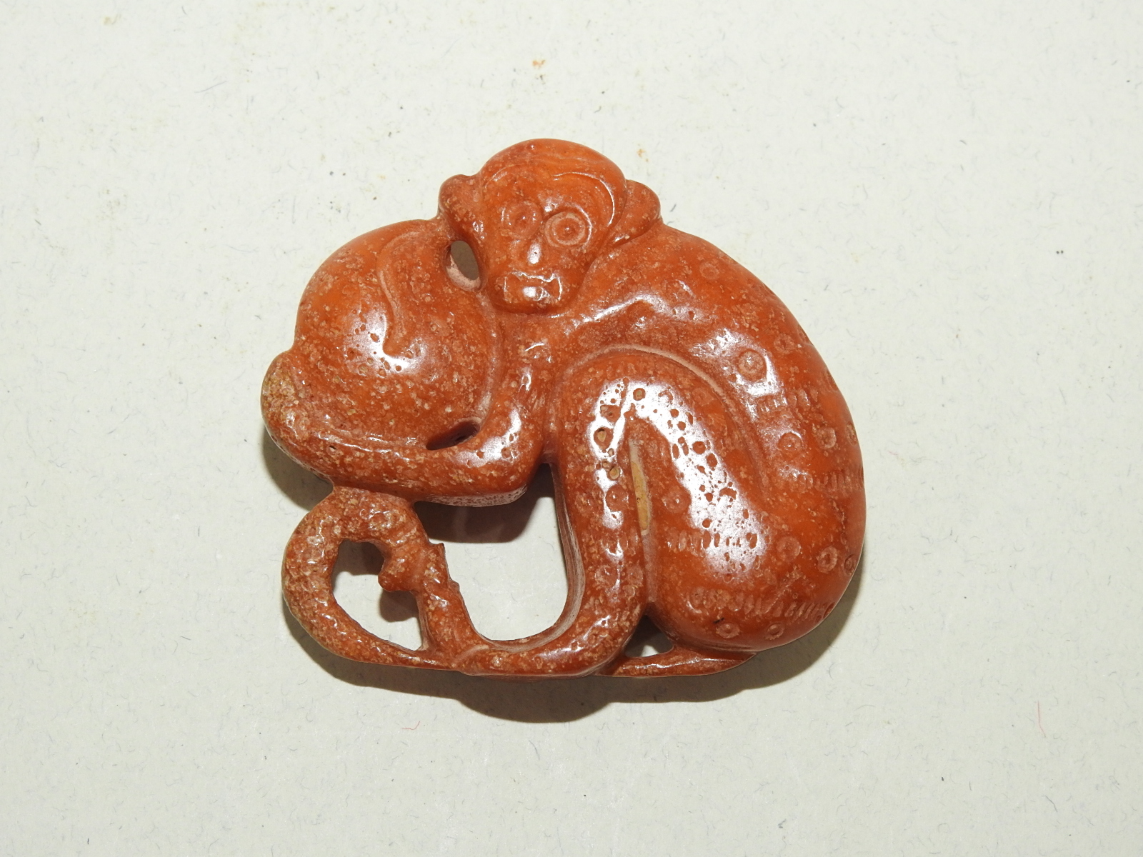 퇴화황옥돌로된 원숭이 옥노리개