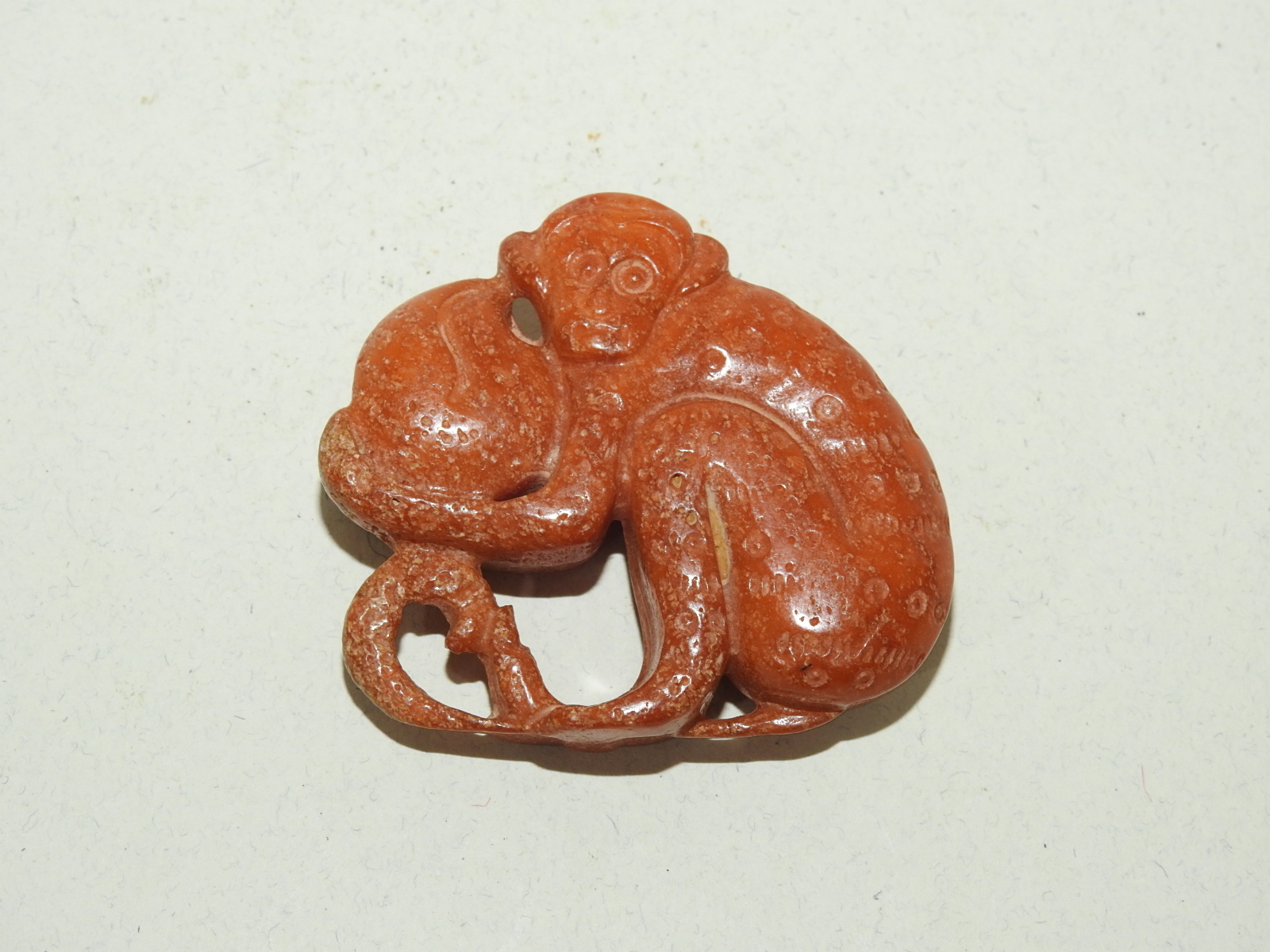 퇴화황옥돌로된 원숭이 옥노리개