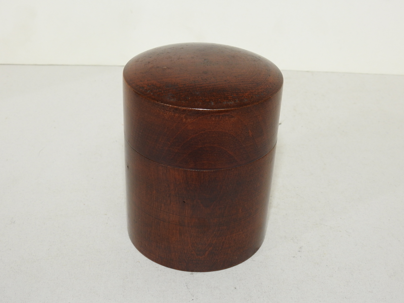 원목나무로된 차통