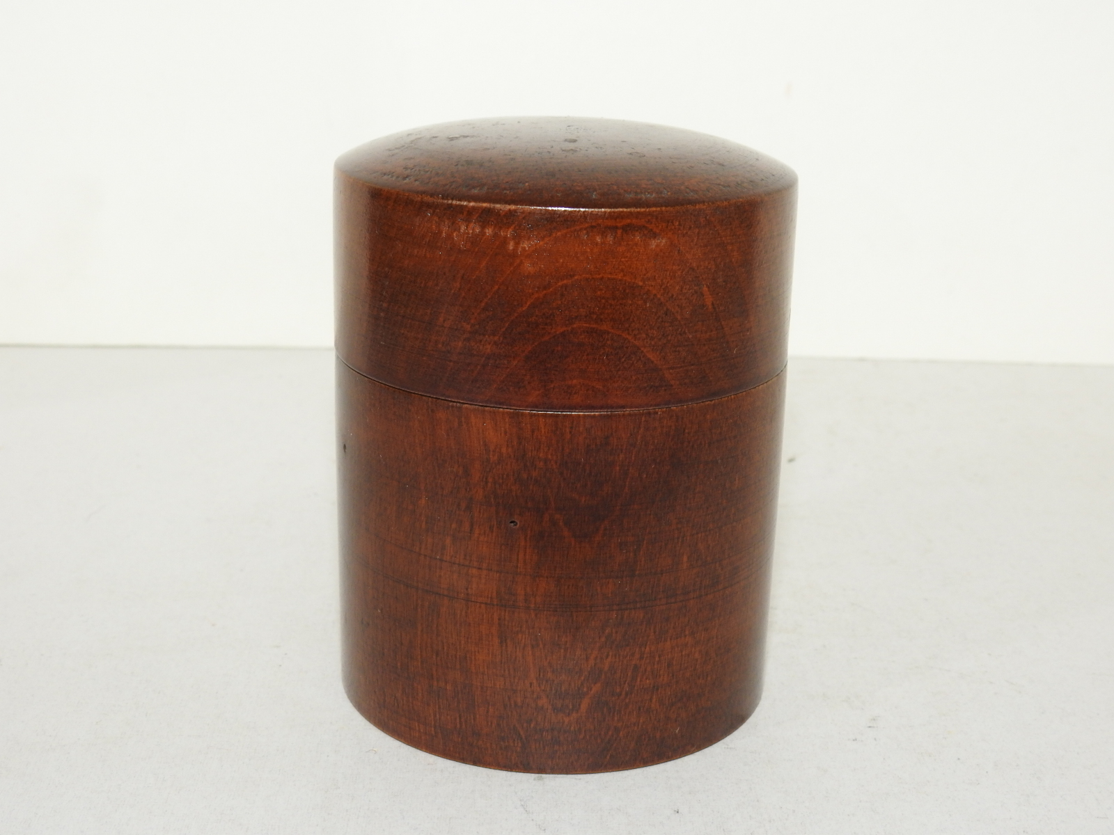 원목나무로된 차통