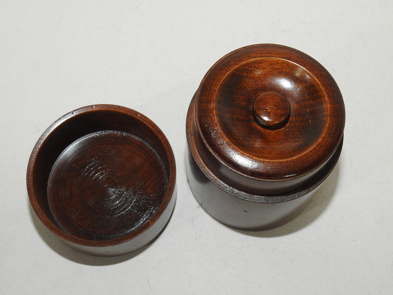 원목나무로된 차통