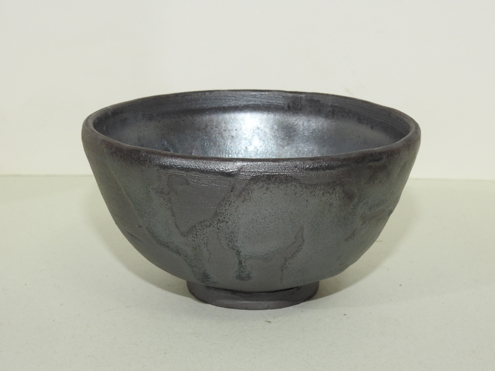 흑유청자 유약흘림이 좋은 말찻잔