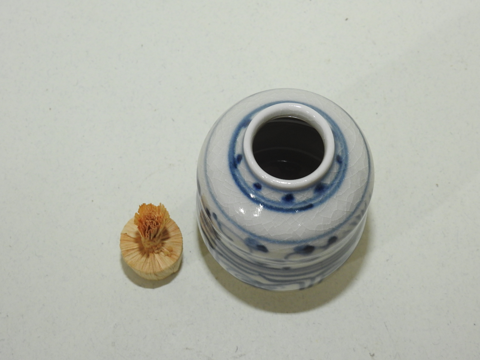 청화백자 추상화문 호리형 차호