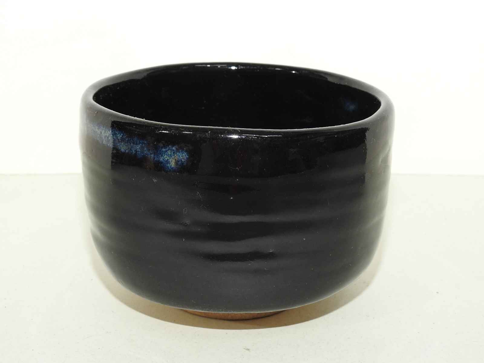 흑유청자 백채흘림 말찻잔