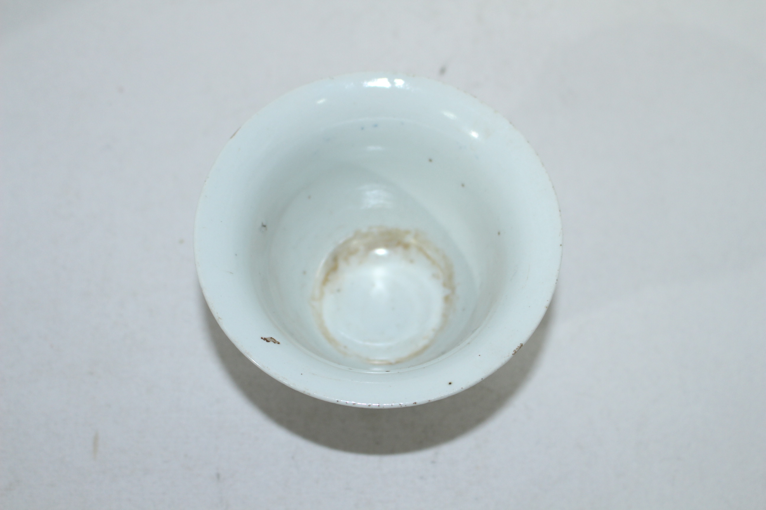 100년이상된 청화백자화문 잔