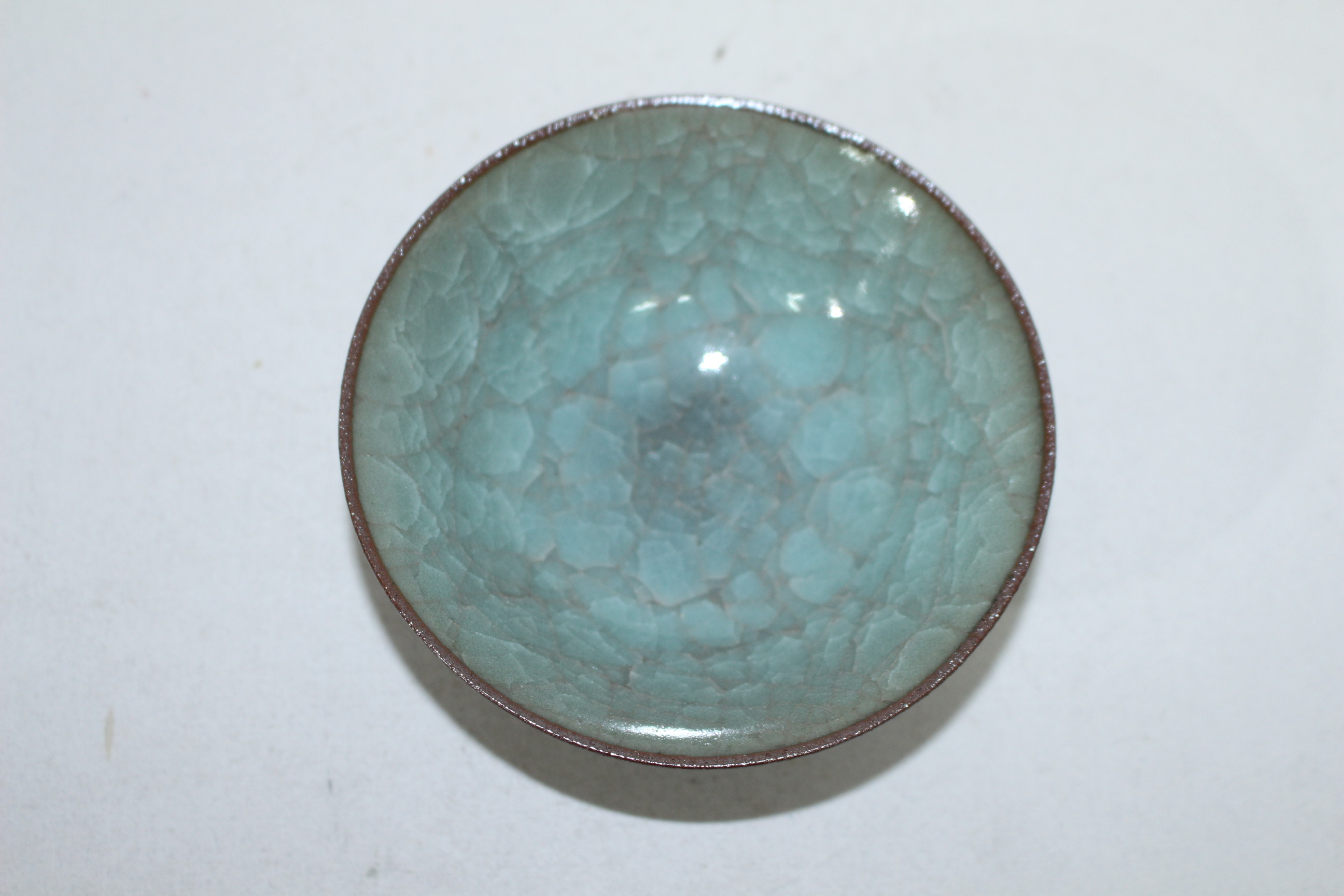 빙열이 많은 청자 나스잔