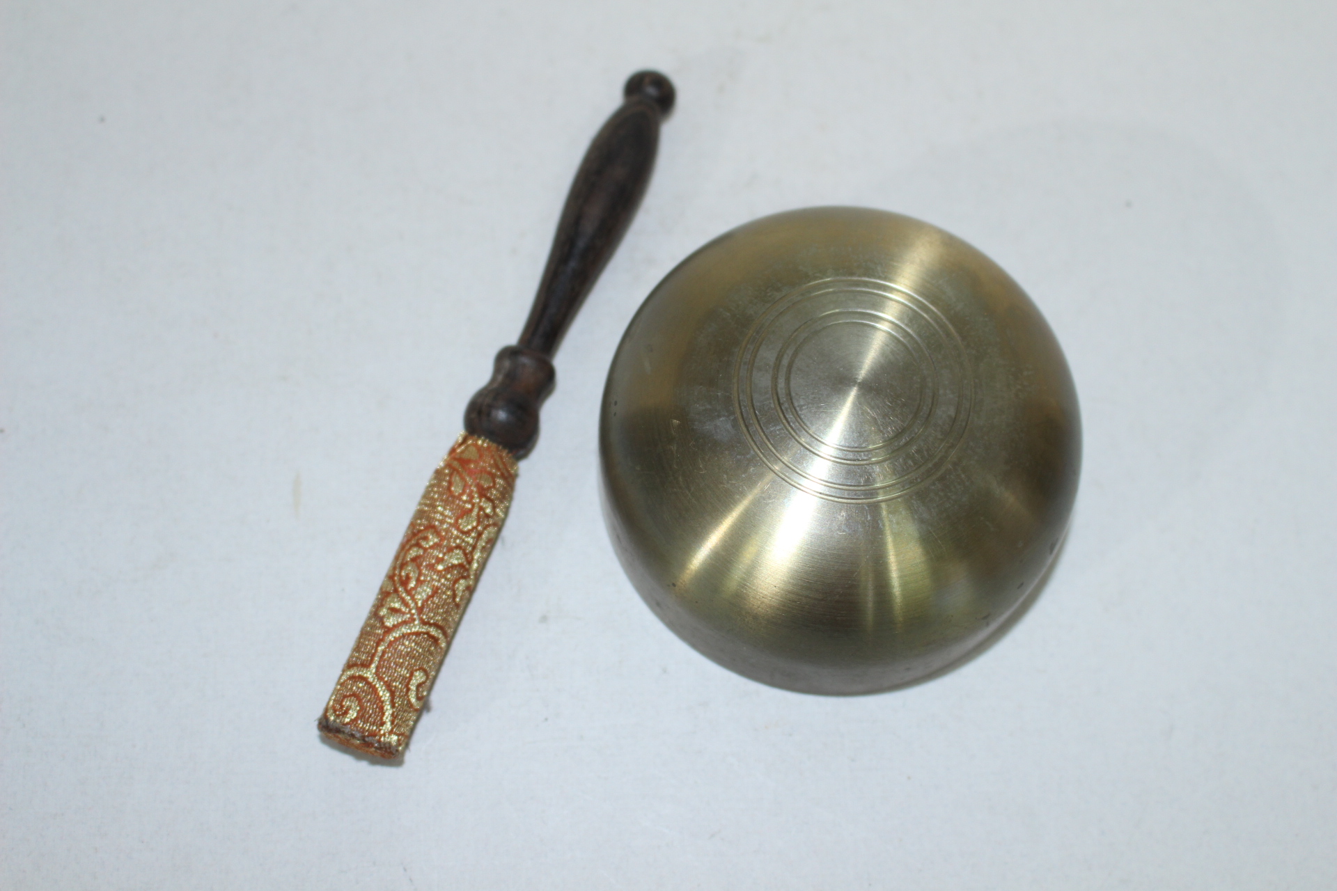 소리가 맑은 청동으로된 좌종