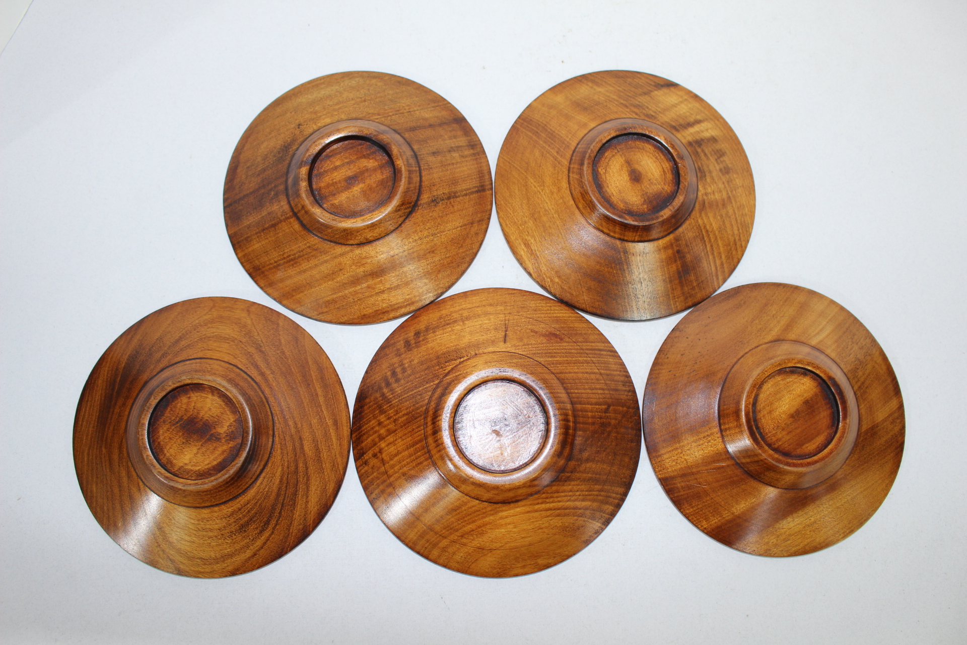 원목나무에 화문이 조각된 차탁 5점