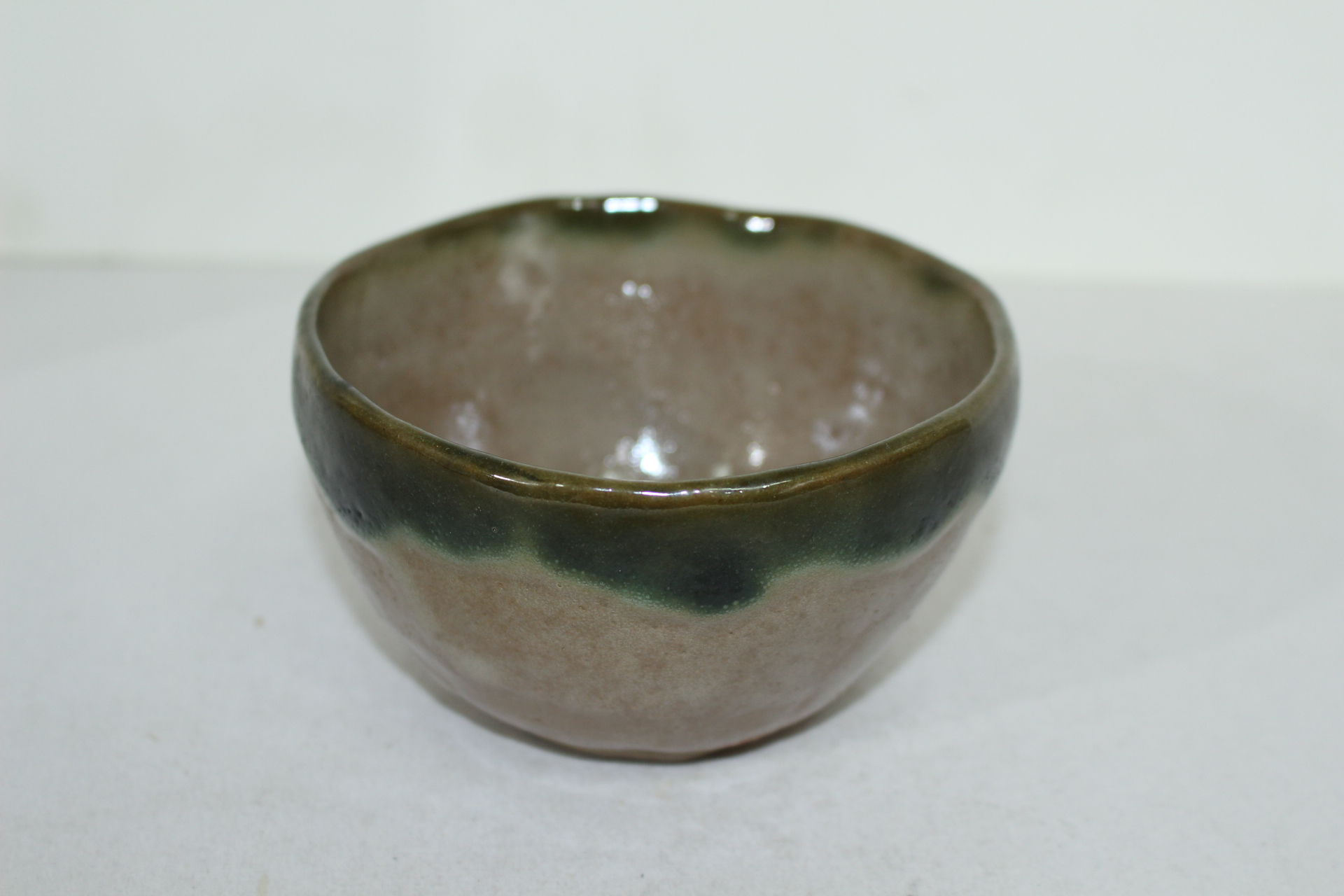 청자 유약흘림이 좋은 말찻잔