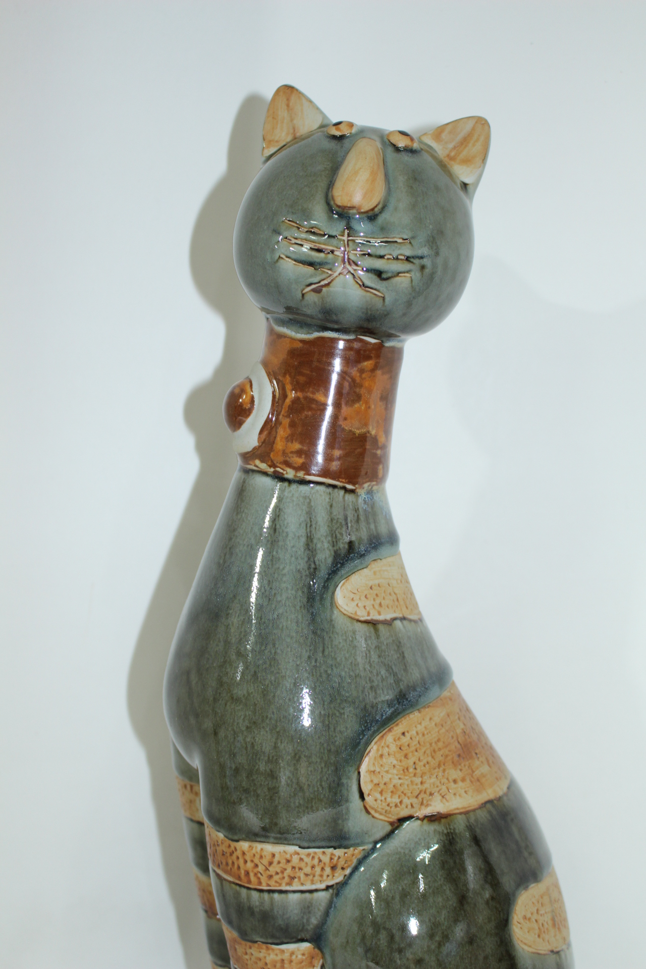 대형크기의 청자 고양이 조각상