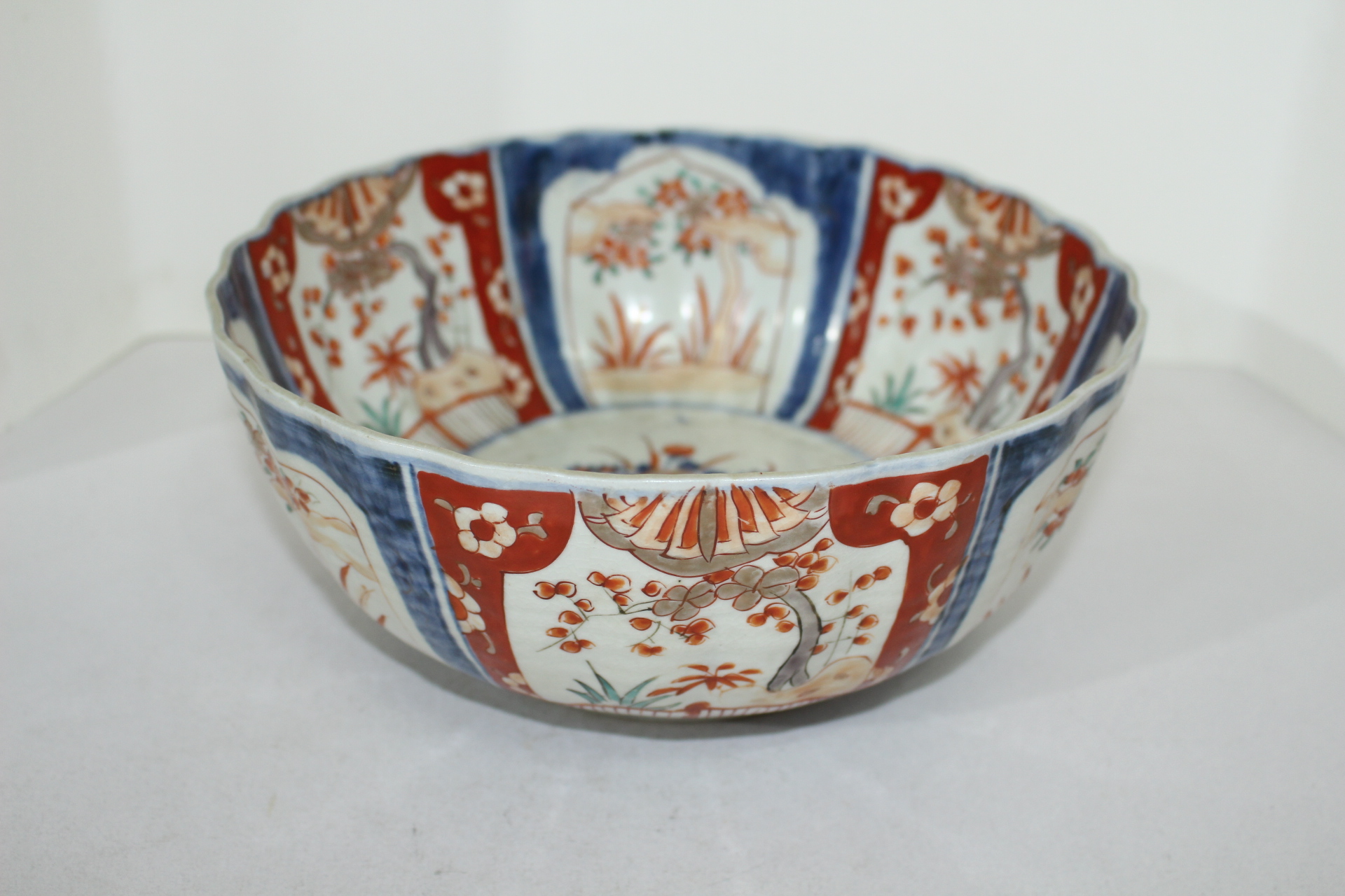 100년이상된 고이마리 청화백자진사화문금채 화형대완