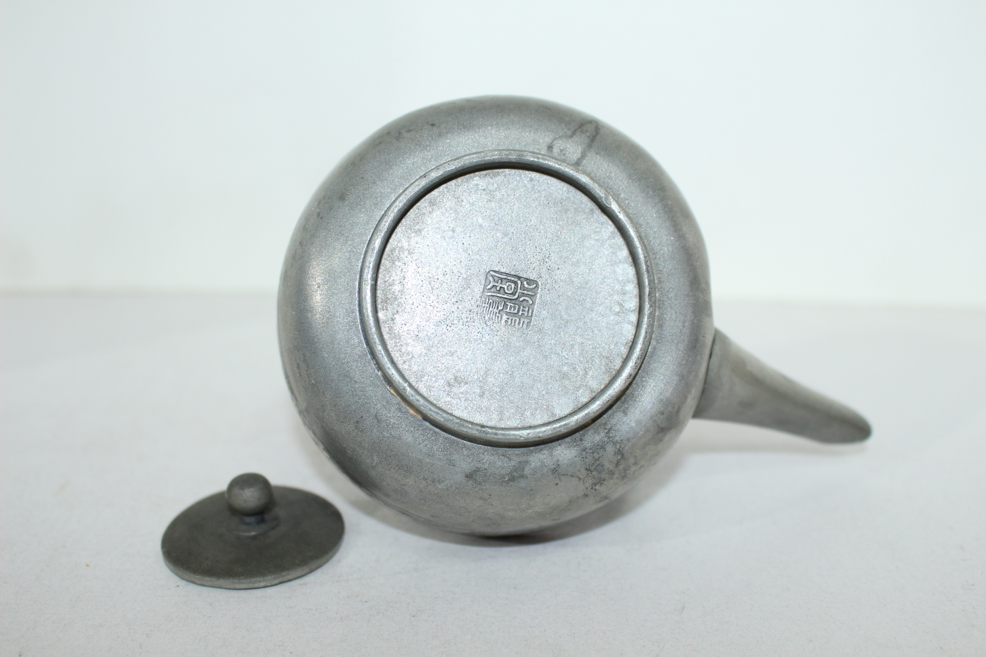 연대가좋은 주석으로된 화문이 조각된 주자