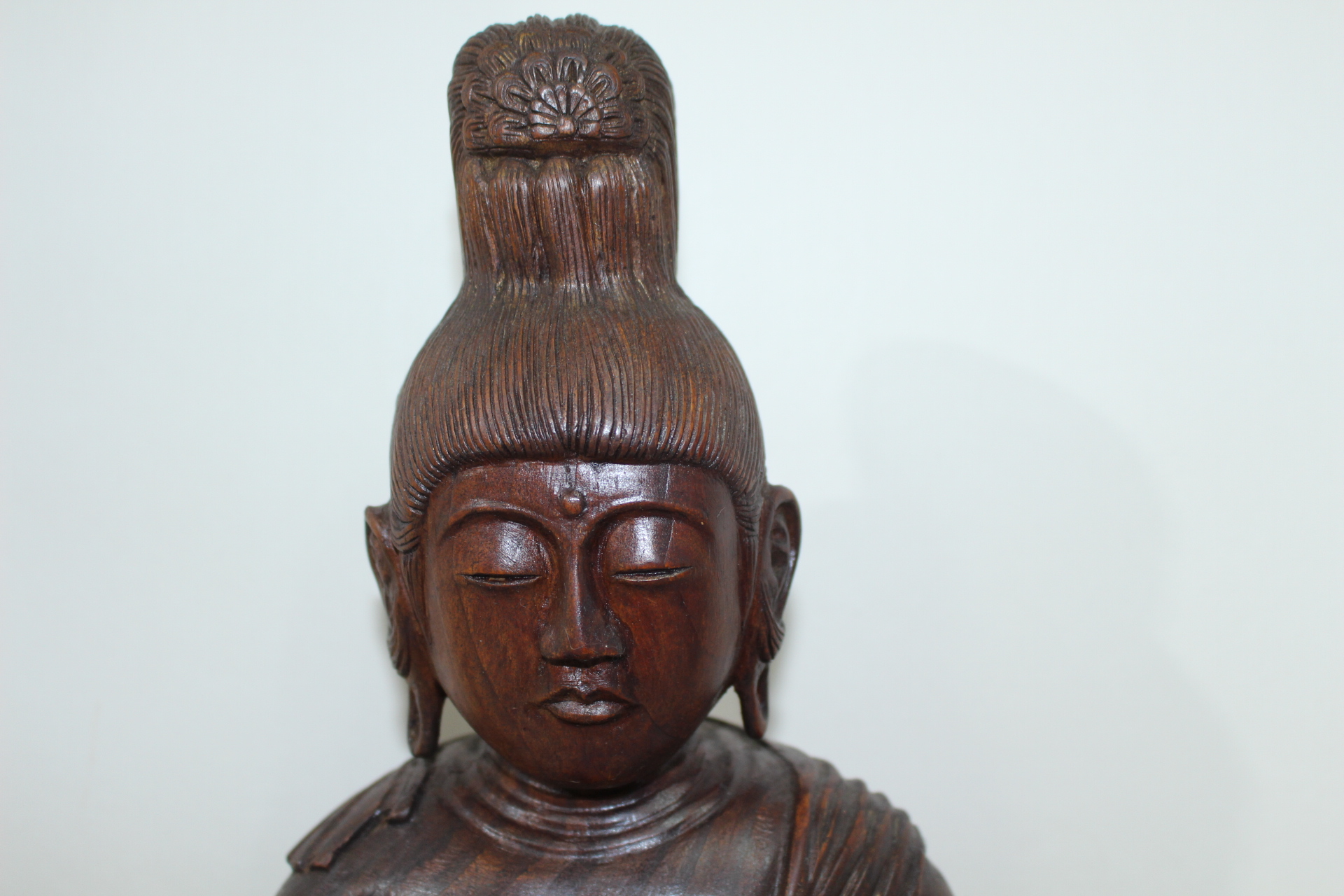 연대가좋은 원목나무로된 부처님 좌불상