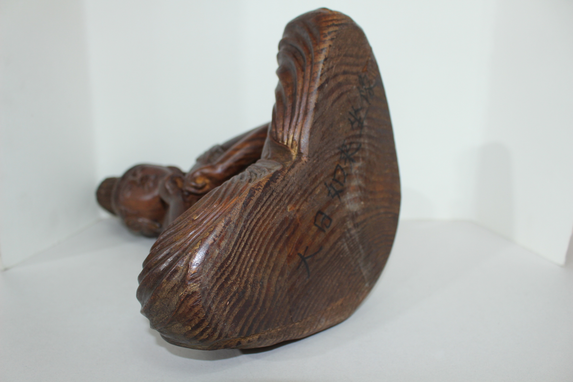 연대가좋은 원목나무로된 부처님 좌불상