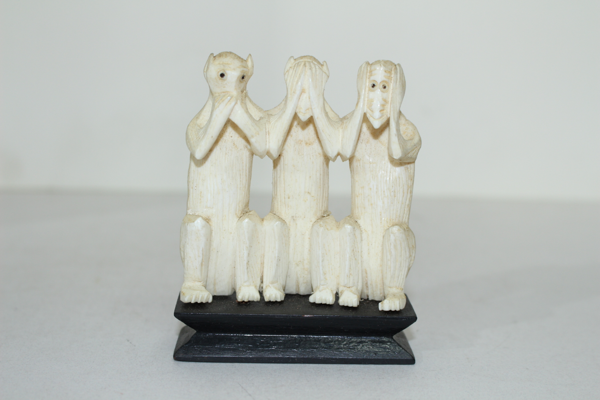 원숭이 안보고 안듣고 안말하고 조각상