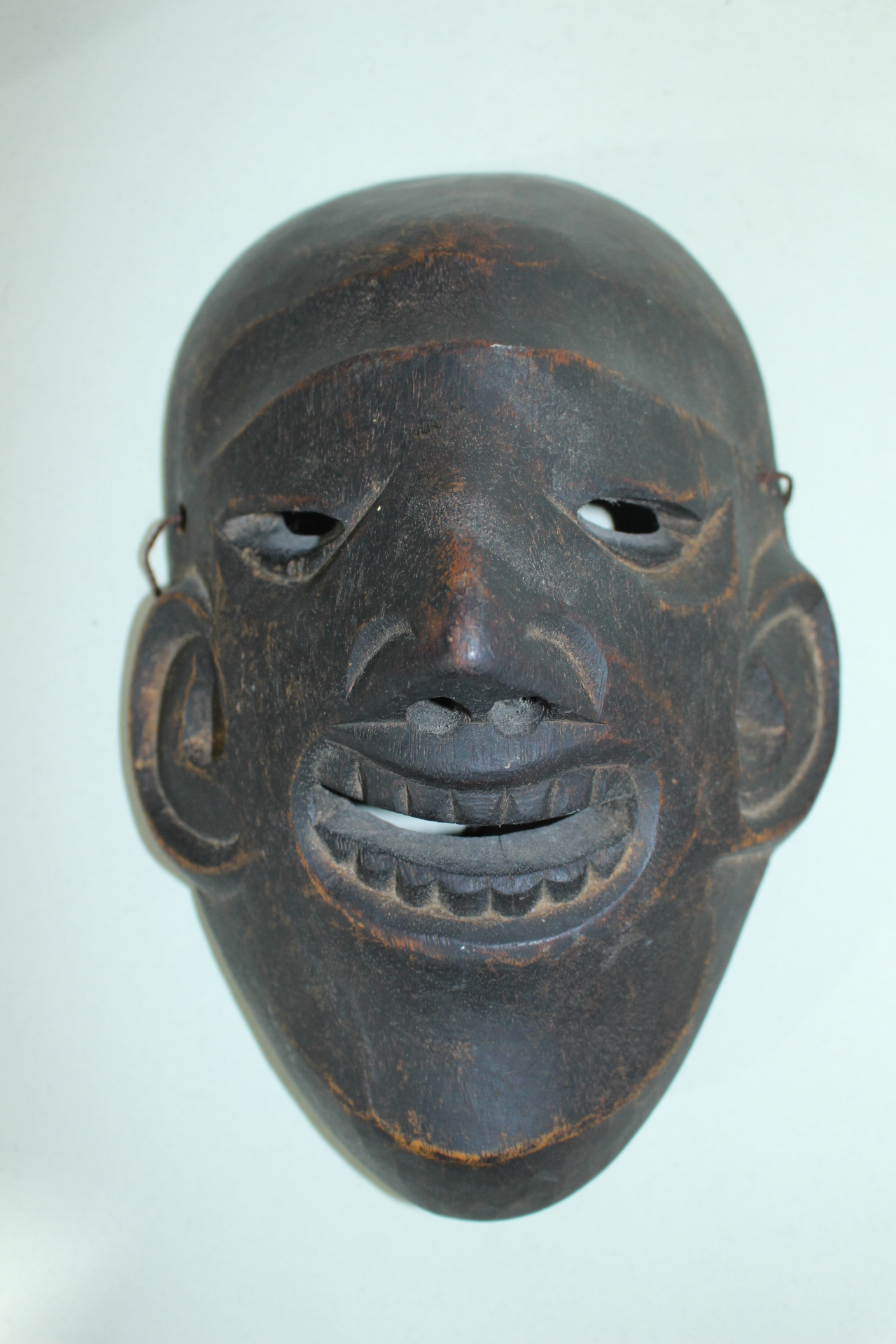 연대가좋은 원목나무로된 탈