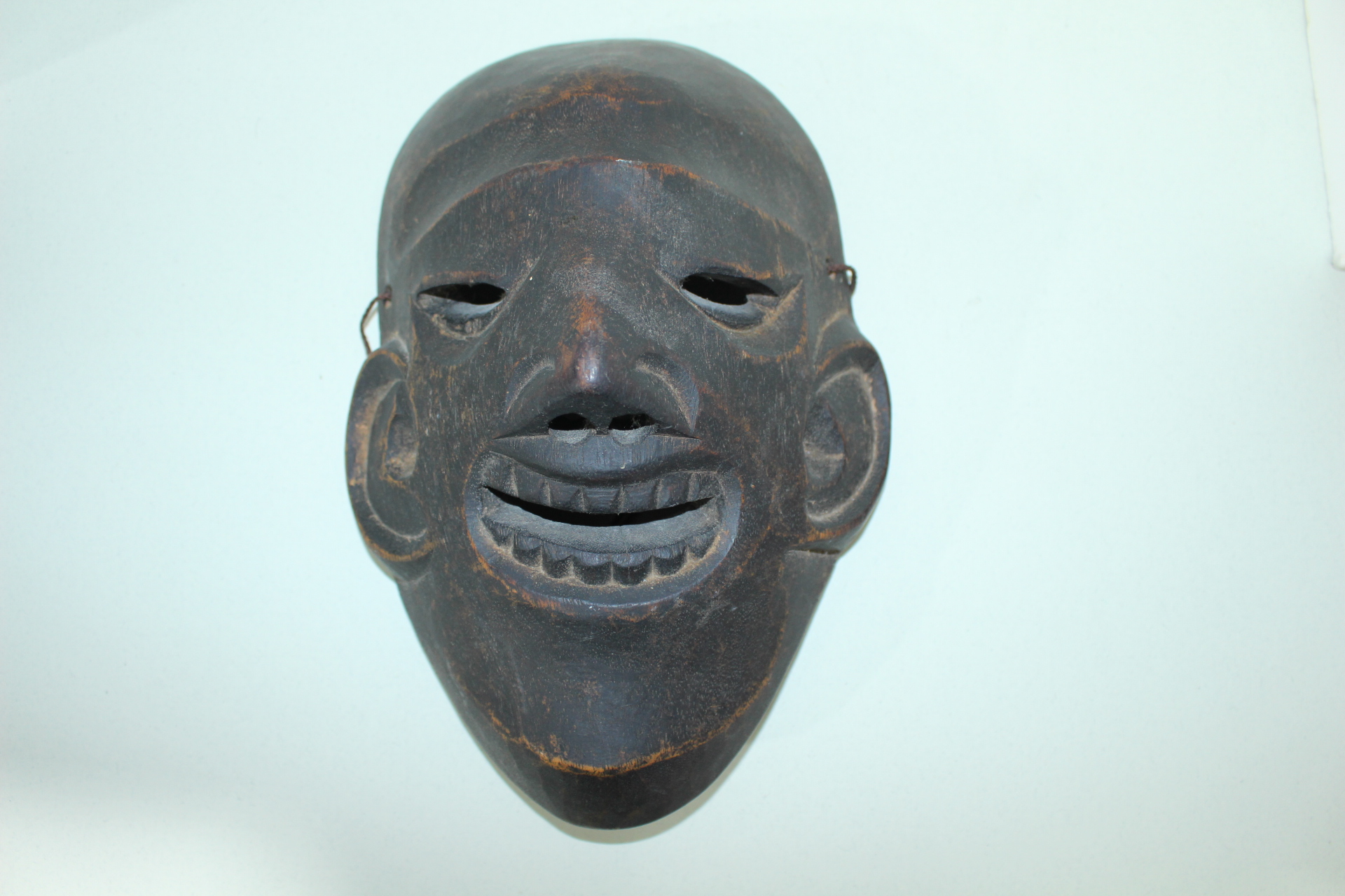 연대가좋은 원목나무로된 탈