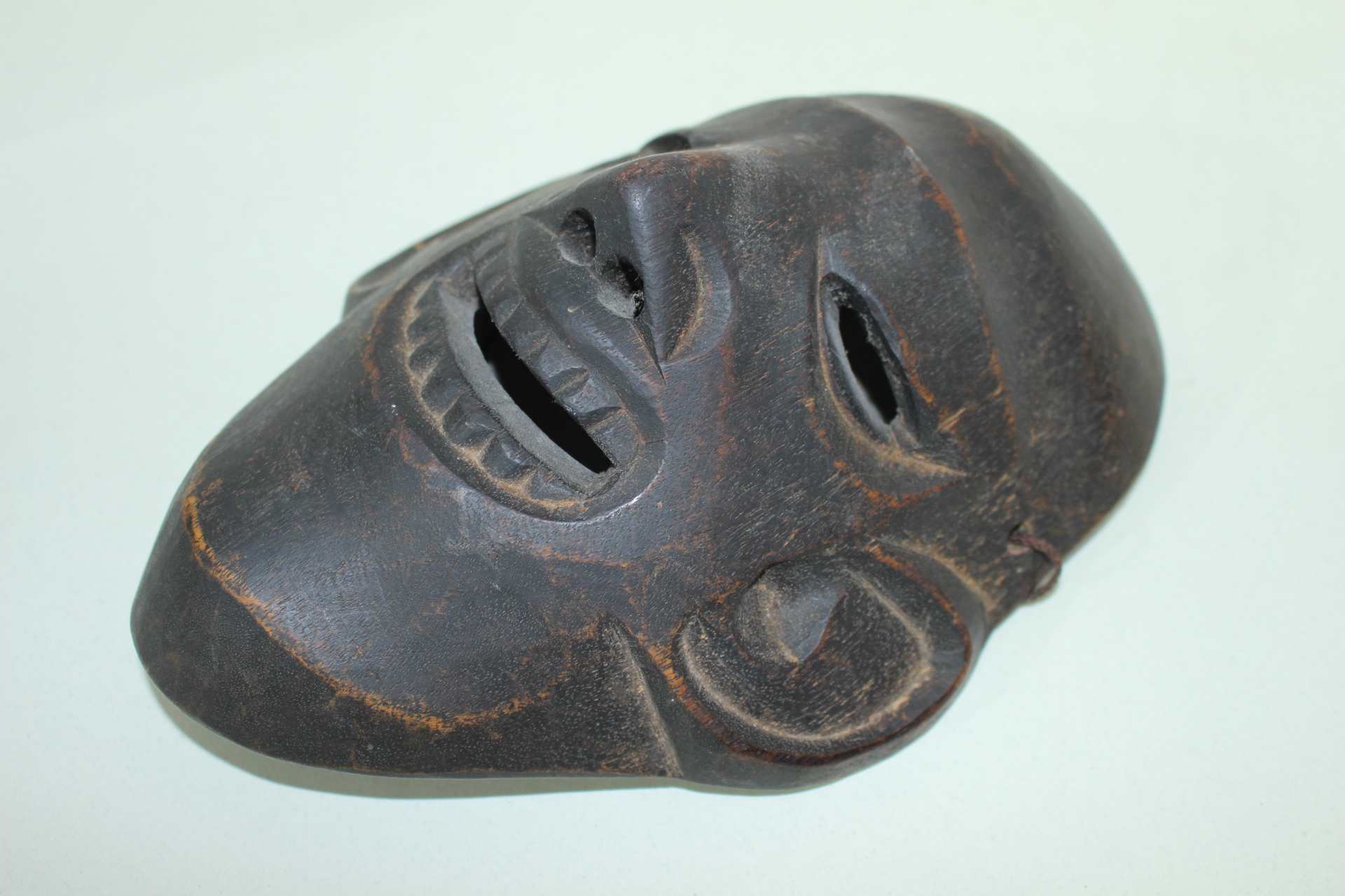 연대가좋은 원목나무로된 탈