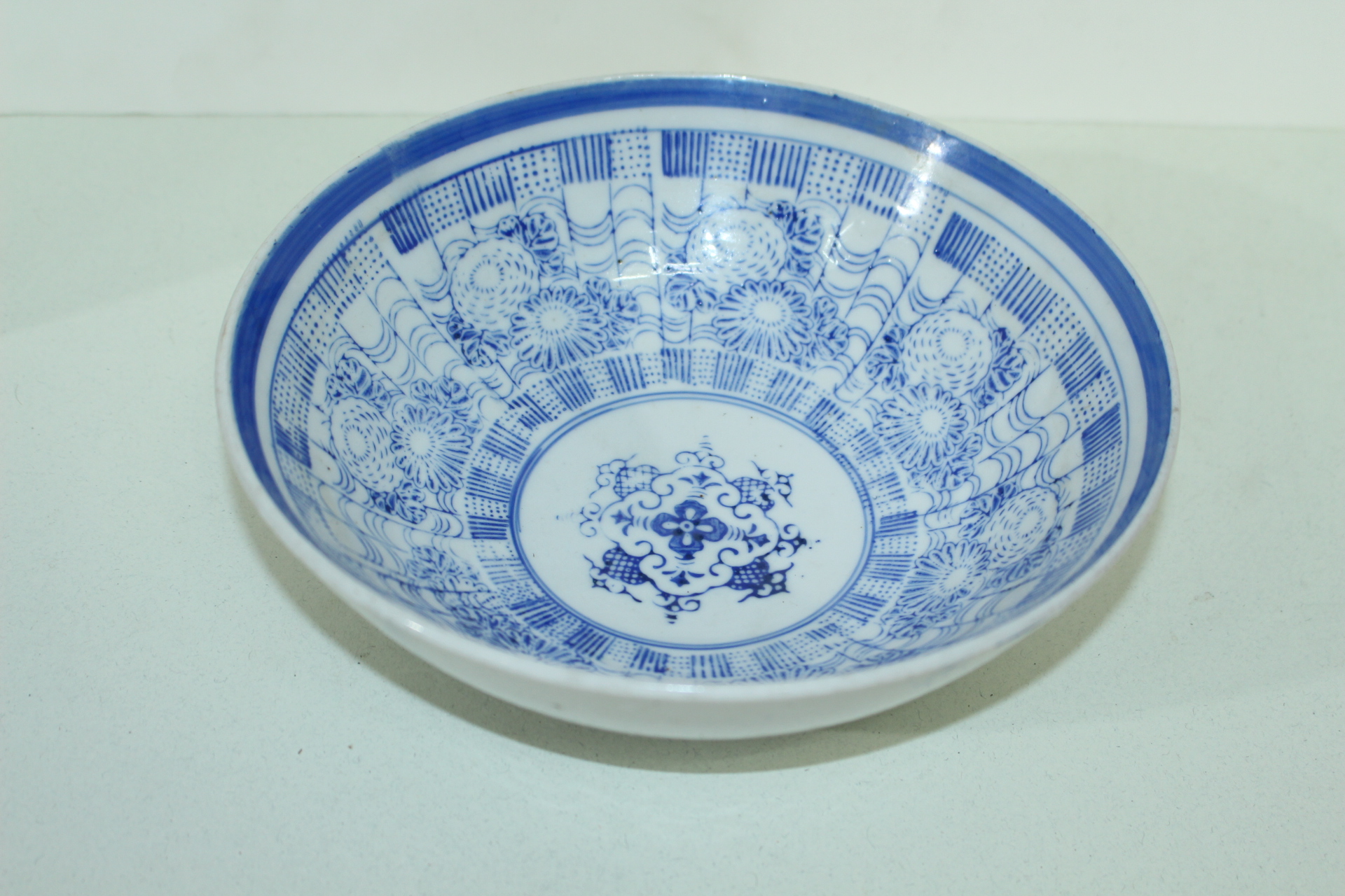 연대가좋은 청화백자 화문 대완